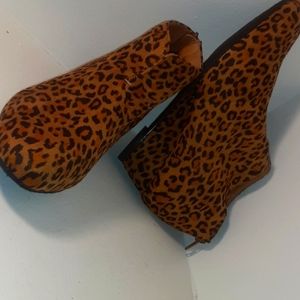 🐆faux never worn 10M